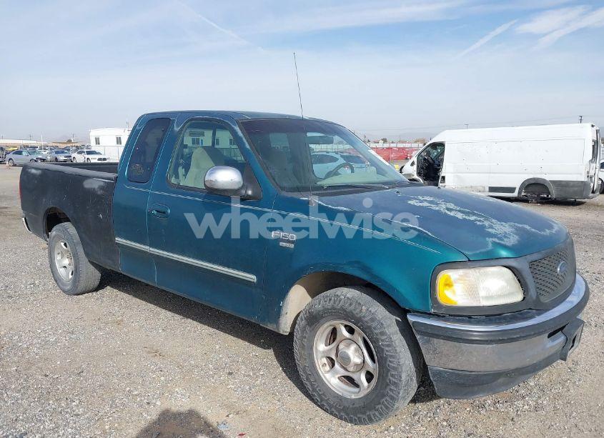 1998 Ford F-150 LARIAT/STANDARD/XL/XLT (VIN 1FTZX17W2WKB43922) main photo