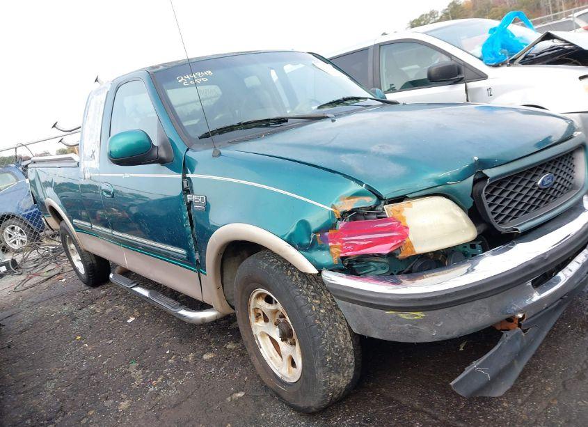 1998 Ford F-150 LARIAT/STANDARD/XL/XLT (VIN 1FTZX17W8WKB17390) main photo