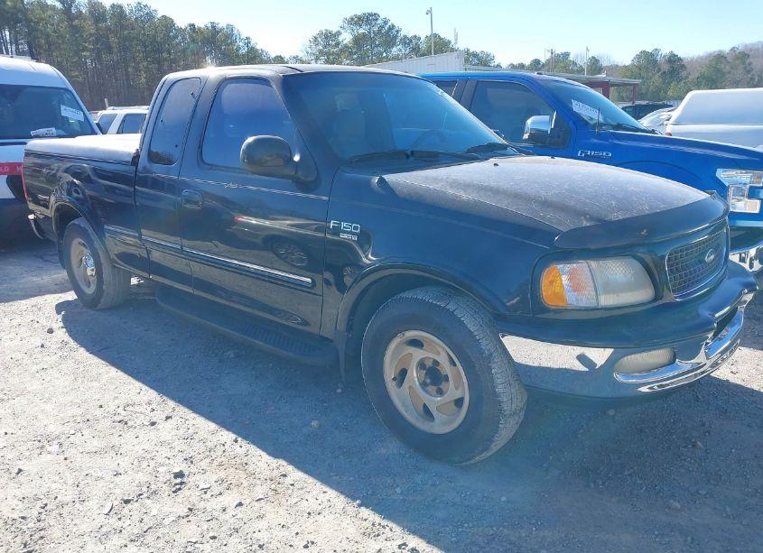 1998 Ford F-150 LARIAT/STANDARD/XL/XLT (VIN 1FTZX17W8WNB61095) main photo