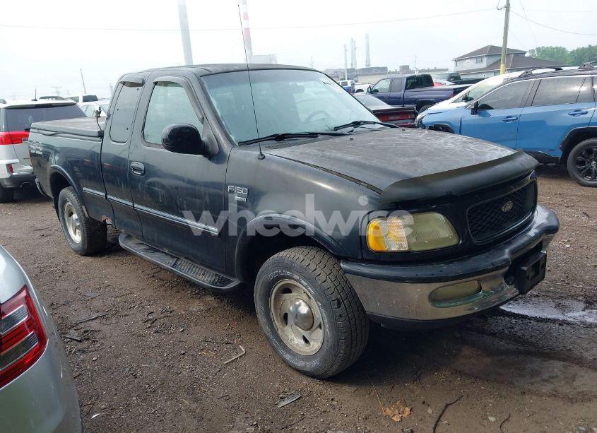 1998 Ford F-150 LARIAT/STANDARD/XL/XLT (VIN 1FTZX18W2WNB46784) main photo