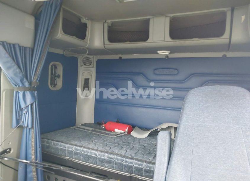 Photo 6 of 2010 Freightliner Columbia 112 (VIN 1FUBF0CV8ADAP1371)