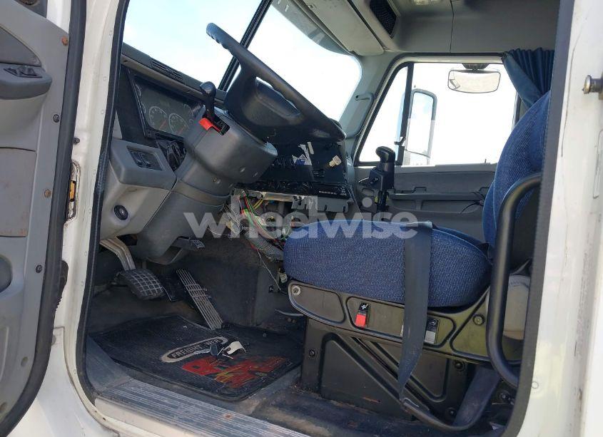 Photo 7 of 2010 Freightliner Columbia 112 (VIN 1FUBF0CV8ADAP1371)