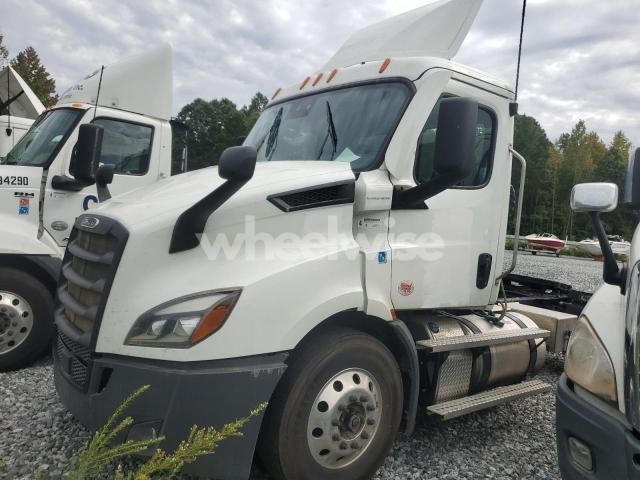 Photo 2 of 2025 FREIGHTLINER CASCADIA 116 SEMI TRUCK (VIN 1FUBHSDV4SLVY6991)