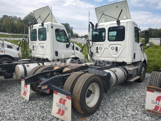 Photo 8 of 2025 FREIGHTLINER CASCADIA 116 SEMI TRUCK (VIN 1FUBHSDV4SLVY6991)