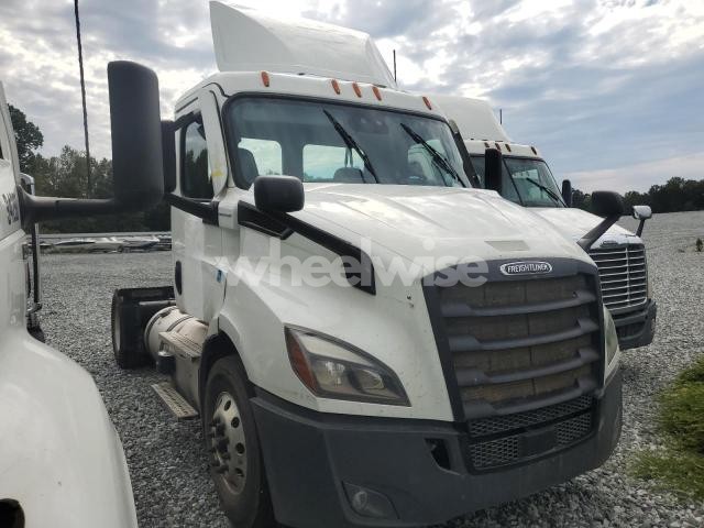 Photo 9 of 2025 FREIGHTLINER CASCADIA 116 SEMI TRUCK (VIN 1FUBHSDV4SLVY6991)