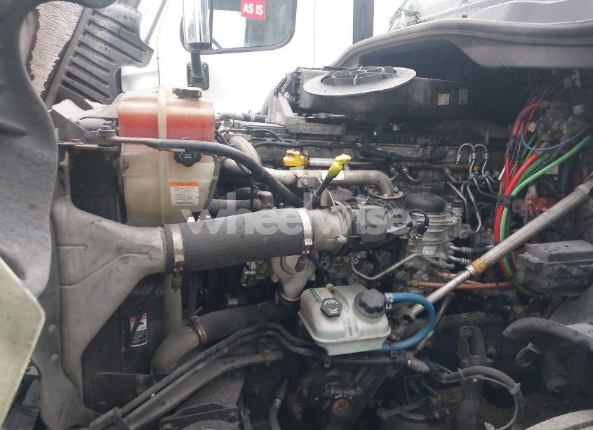 Photo 9 of 2019 Freightliner Cascadia 125 (VIN 1FUGGEDV2KLHB4136)