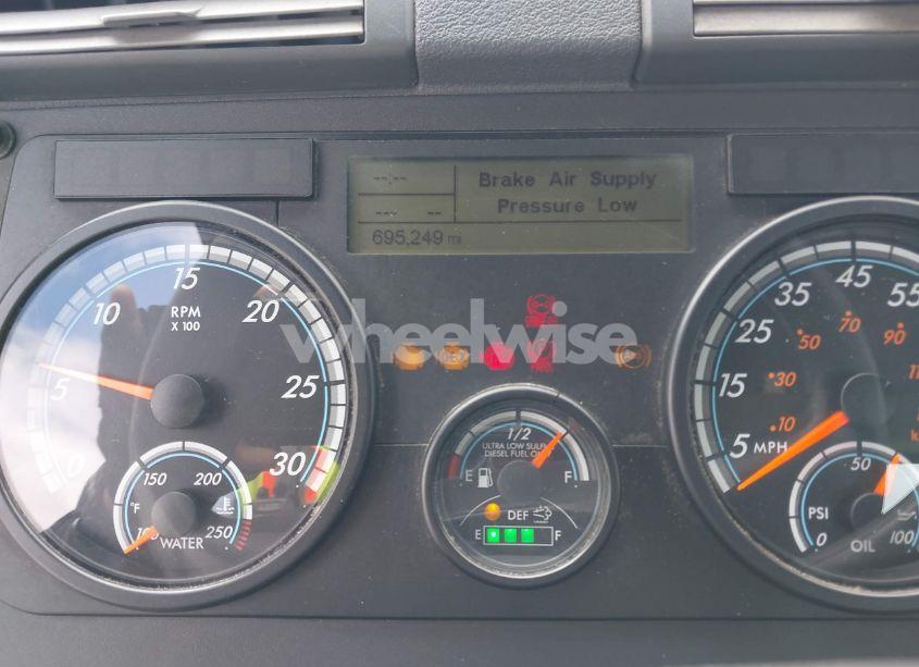 Photo 5 of 2019 Freightliner Cascadia 125 (VIN 1FUGGEDV3KLKH2027)