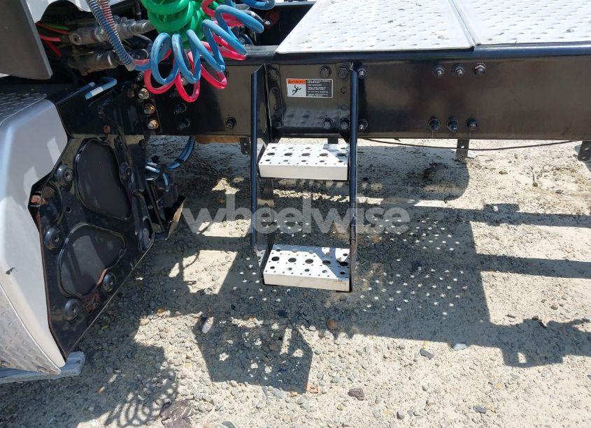 Photo 20 of 2019 Freightliner Cascadia 125 (VIN 1FUGGEDV4KLHB4154)