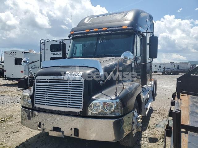 Photo 2 of 2001 FREIGHTLINER C120 SEMI TRUCK (VIN 1FUJA3CG31PG07493)