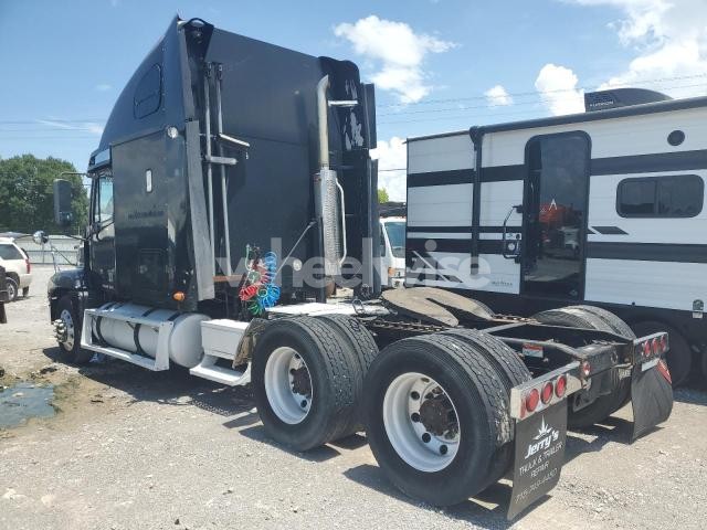 Photo 8 of 2001 FREIGHTLINER C120 SEMI TRUCK (VIN 1FUJA3CG31PG07493)