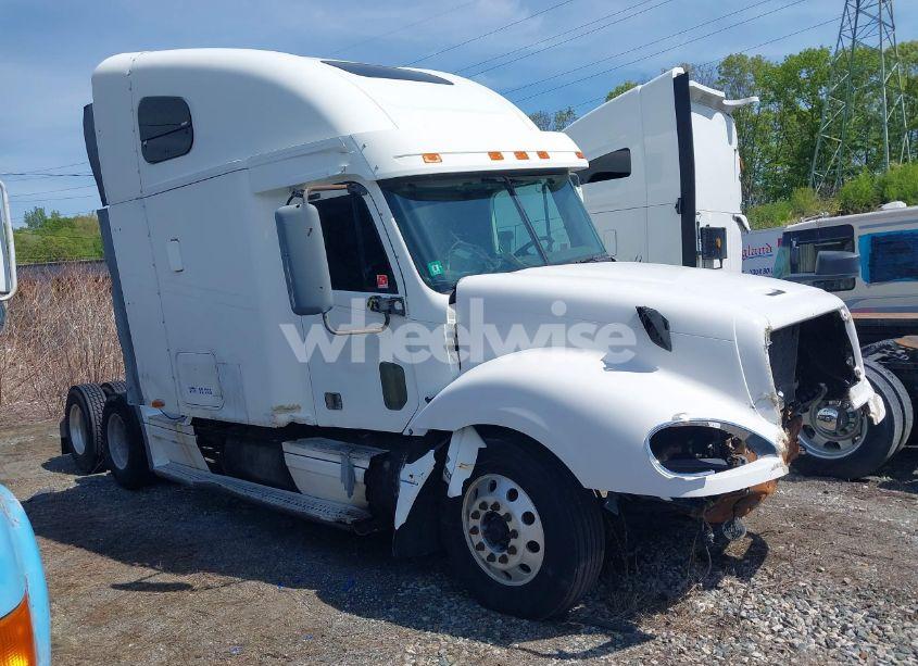 2002 Freightliner Conventional COLUMBIA (VIN 1FUJA6CG32PK10317) main photo
