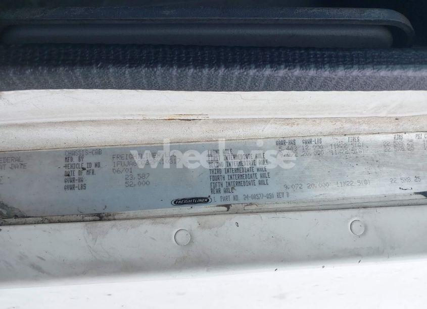 Photo 8 of 2002 Freightliner Conventional COLUMBIA (VIN 1FUJA6CG32PK10317)