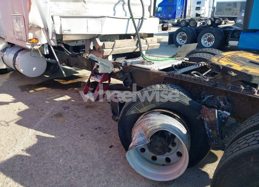 Photo 11 of 2003 Freightliner Columbia COLUMBIA (VIN 1FUJA6CG33LK76083)