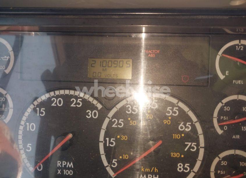 Photo 5 of 2003 Freightliner Columbia COLUMBIA (VIN 1FUJA6CG33LK76083)