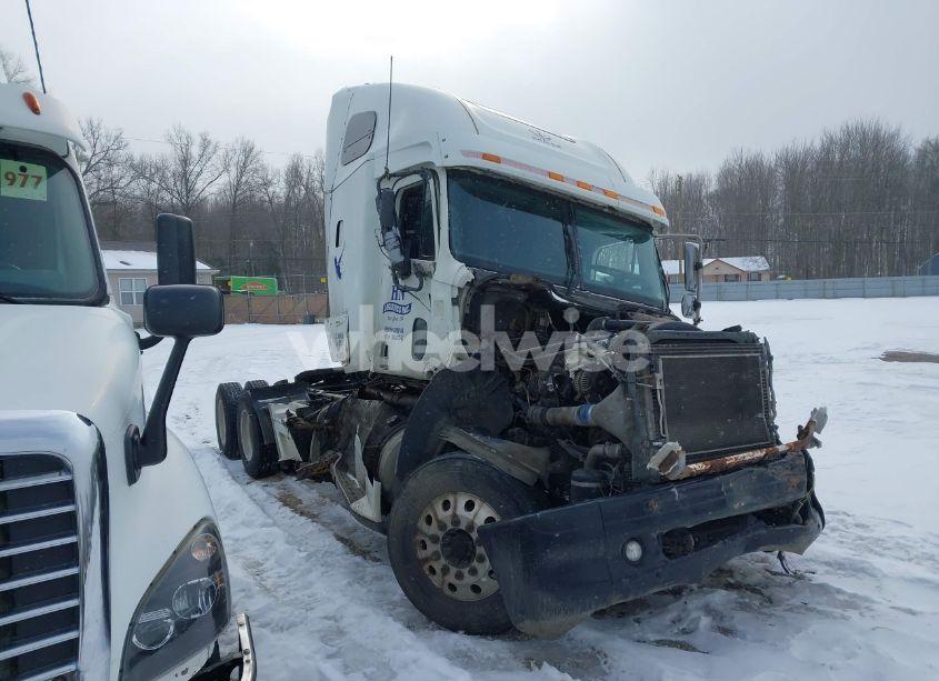 2003 Freightliner Columbia COLUMBIA (VIN 1FUJA6CG43LK30861) main photo