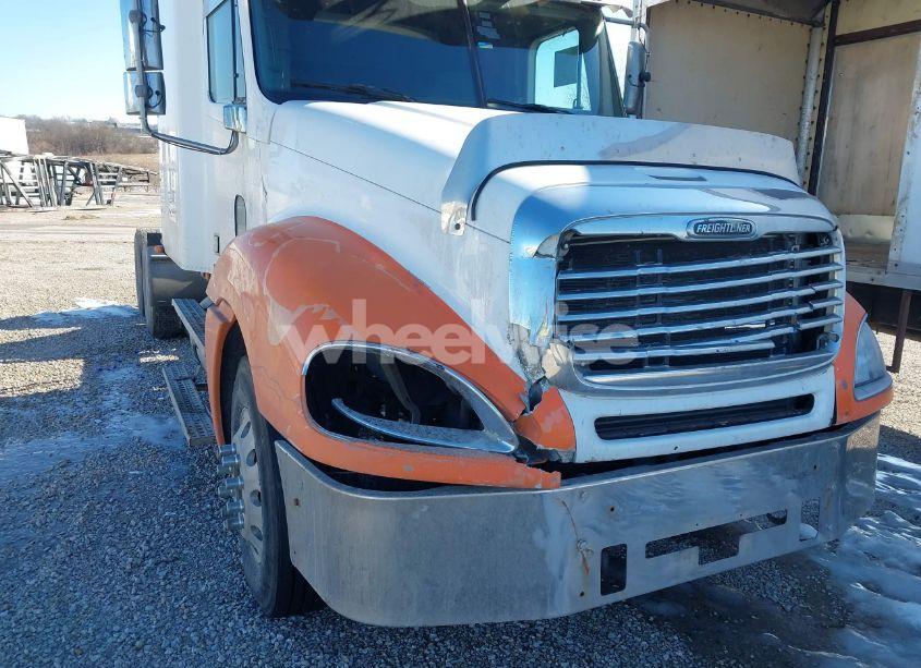 Photo 11 of 2001 Freightliner Columbia COLUMBIA (VIN 1FUJA6CG61PH16113)