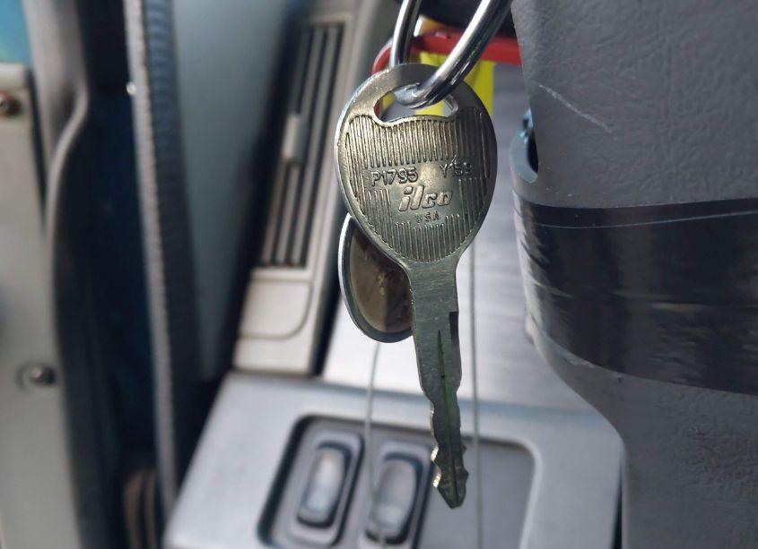 Photo 10 of 2003 Freightliner Columbia COLUMBIA (VIN 1FUJA6CG73LL10848)