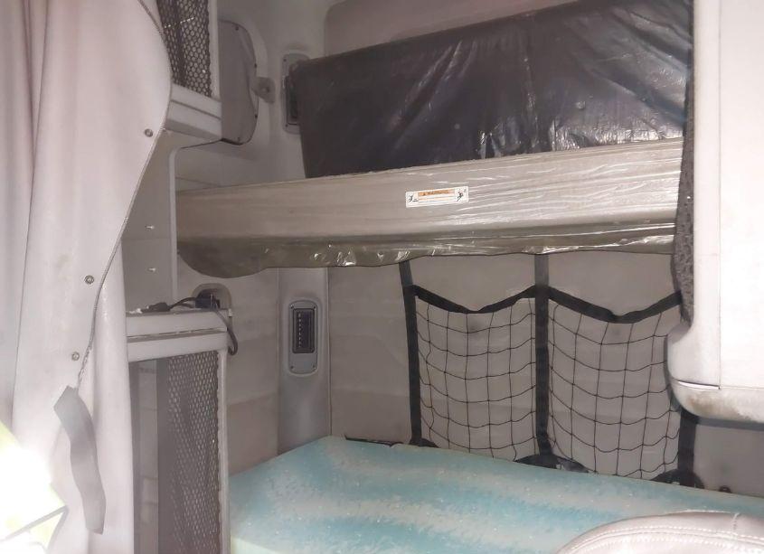 Photo 6 of 2003 Freightliner Columbia COLUMBIA (VIN 1FUJA6CG73LL10848)