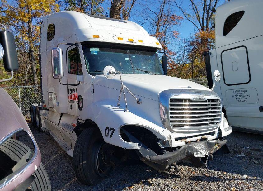 2007 Freightliner Columbia N/A (VIN 1FUJA6CK67LX83490) main photo