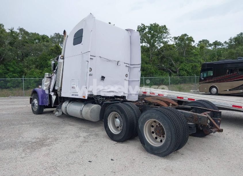 Photo 3 of 2002 Freightliner Conventional FLD120 (VIN 1FUJAHCG42PG29064)