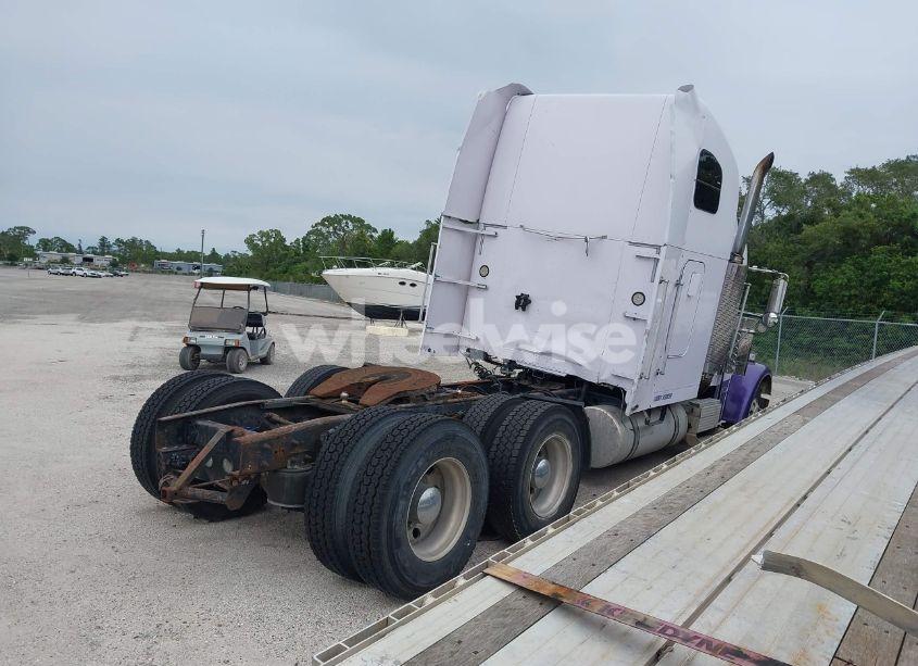 Photo 4 of 2002 Freightliner Conventional FLD120 (VIN 1FUJAHCG42PG29064)
