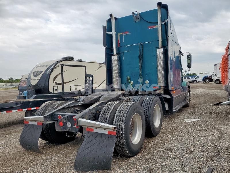 2001 FREIGHTLINER CST120 SEMI TRUCK (VIN 1FUJBBCG31LH08855) main photo