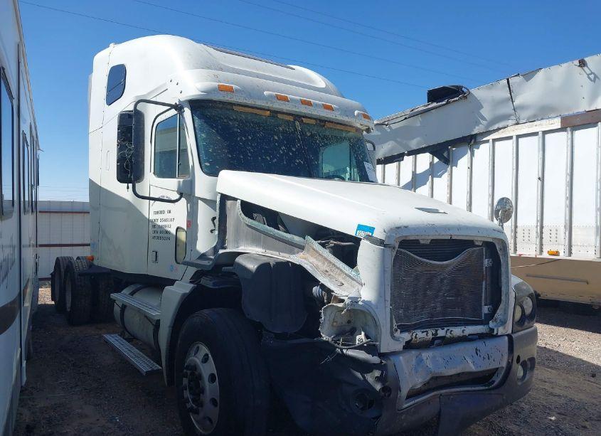 2008 Freightliner Conventional ST120 (VIN 1FUJBBCK68LAB6261) main photo