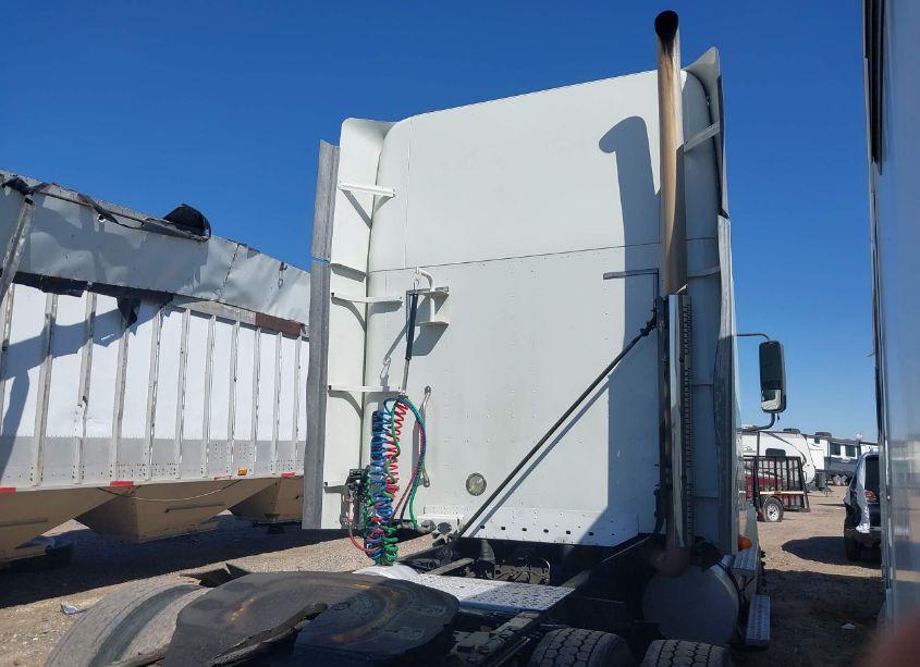 Photo 4 of 2008 Freightliner Conventional ST120 (VIN 1FUJBBCK68LAB6261)