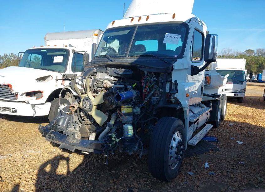 Photo 11 of 2019 Freightliner Cascadia 125 (VIN 1FUJGEDVXKLKU2758)