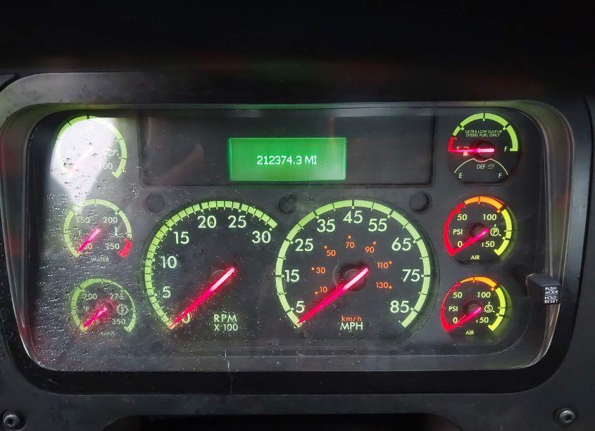 Photo 5 of 2019 Freightliner Cascadia 125 (VIN 1FUJGEDVXKLKU2758)