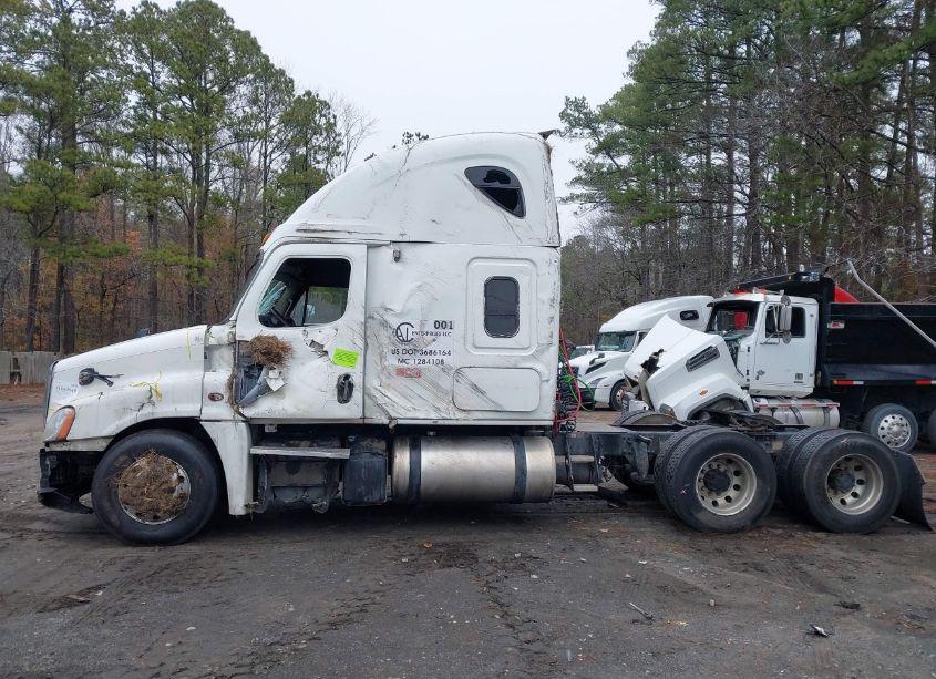Photo 14 of 2012 Freightliner Cascadia 125 (VIN 1FUJGLBG4CSBS9858)