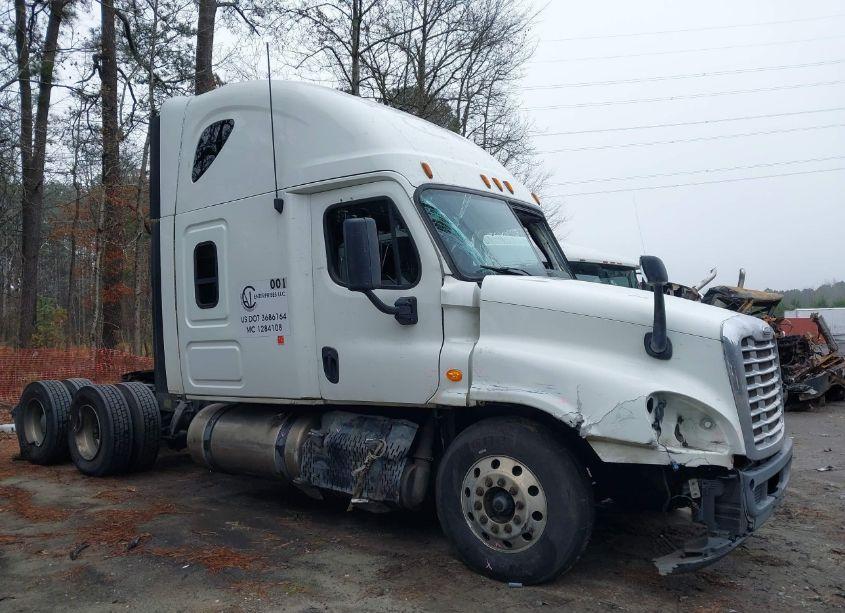 Photo 17 of 2012 Freightliner Cascadia 125 (VIN 1FUJGLBG4CSBS9858)