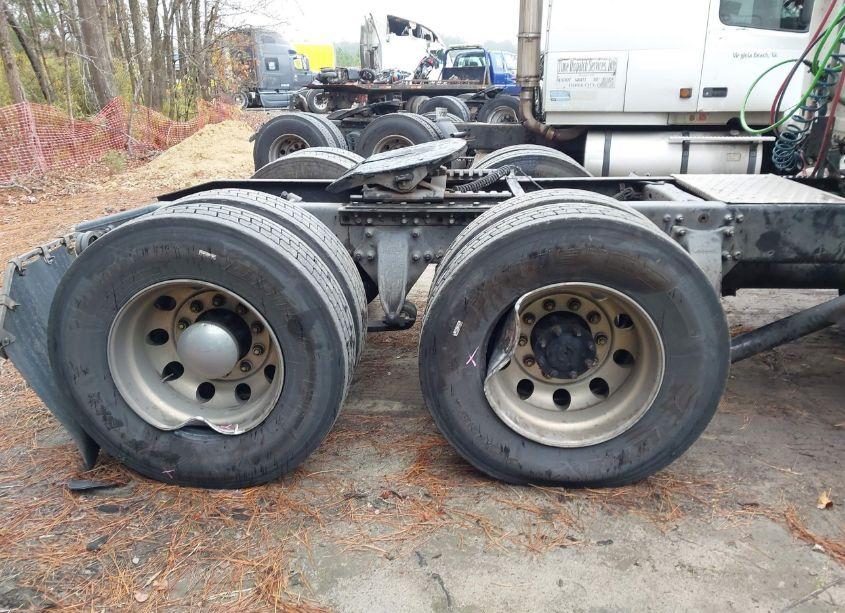 Photo 18 of 2012 Freightliner Cascadia 125 (VIN 1FUJGLBG4CSBS9858)