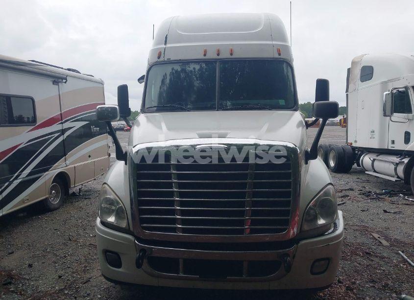 Photo 13 of 2012 Freightliner Cascadia 125 (VIN 1FUJGLDR1CSBK1389)