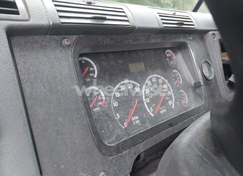 Photo 5 of 2012 Freightliner Cascadia 125 (VIN 1FUJGLDR1CSBK1389)