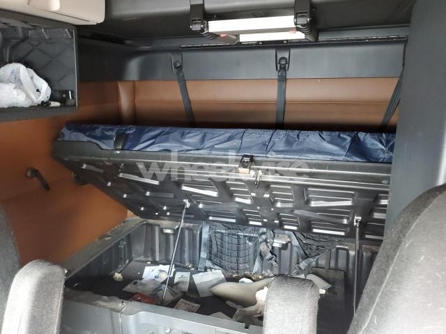 Photo 10 of 2020 FREIGHTLINER CASCADIA 126 SEMI TRUCK N/A (VIN 1FUJHHDR2LLLJ7083)