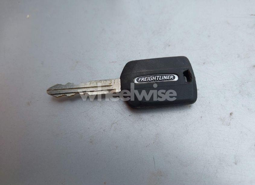 Photo 10 of 2022 Freightliner New CASCADIA 126 (VIN 1FUJHHDR6NLMX0228)