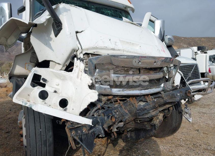 Photo 11 of 2022 Freightliner New CASCADIA 126 (VIN 1FUJHHDR6NLMX0228)