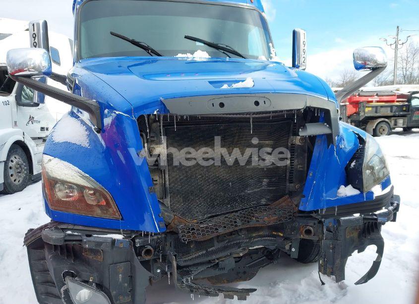 Photo 10 of 2019 Freightliner New CASCADIA 126 (VIN 1FUJHHDRXKLKL0496)