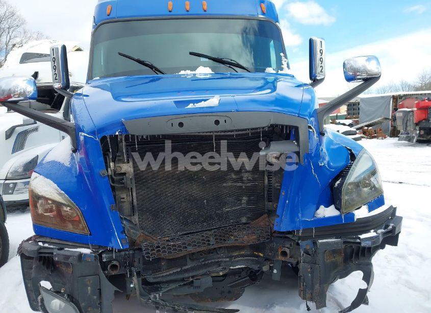 Photo 14 of 2019 Freightliner New CASCADIA 126 (VIN 1FUJHHDRXKLKL0496)