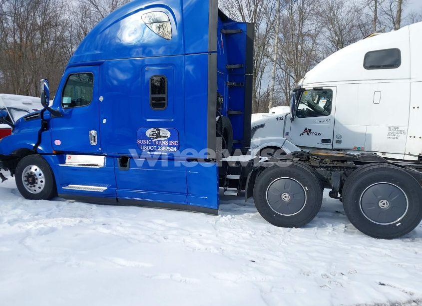 Photo 3 of 2019 Freightliner New CASCADIA 126 (VIN 1FUJHHDRXKLKL0496)