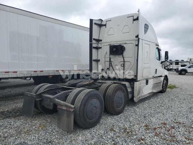 Photo 5 of 2020 FREIGHTLINER CASCADIA 1 SEMI TRUCK N/A (VIN 1FUJHHDRXLLLU9134)