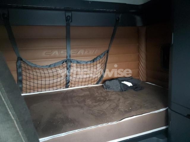 Photo 10 of 2021 FREIGHTLINER CASCADIA 126 SEMI TRUCK (VIN 1FUJHHDV7MLMC8657)