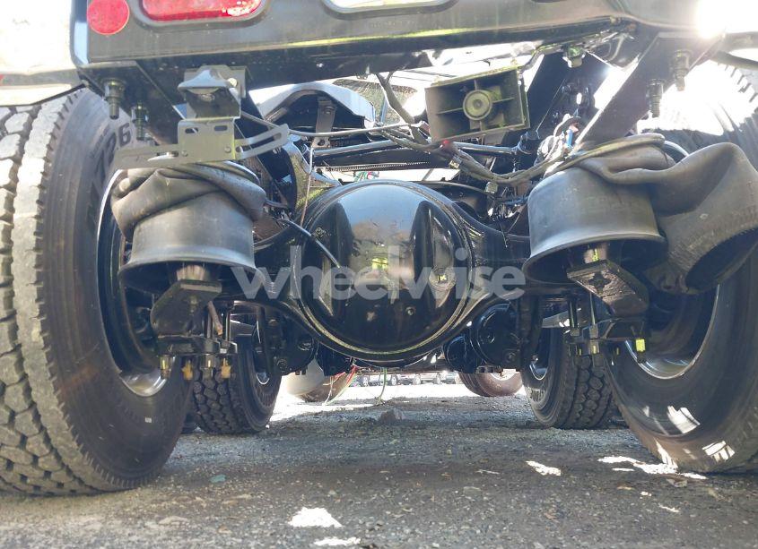 Photo 13 of 2025 Freightliner Cascadia 126 (VIN 1FUJHLDV0SLWE7671)