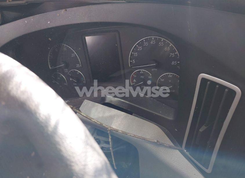 Photo 5 of 2025 Freightliner Cascadia 126 (VIN 1FUJHLDV0SLWE7671)