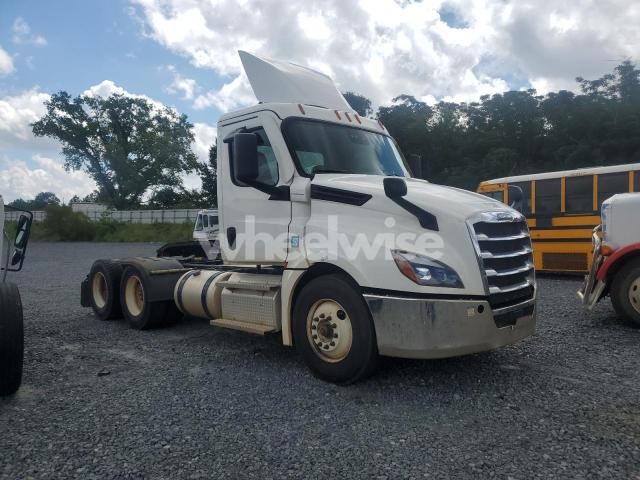 Photo 7 of 2026 FREIGHTLINER CASCADIA 126 SEMI TRUCK (VIN 1FUJHLDV7TLWH5503)