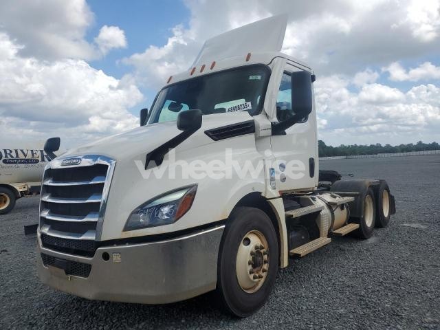 Photo 9 of 2026 FREIGHTLINER CASCADIA 126 SEMI TRUCK (VIN 1FUJHLDV7TLWH5503)