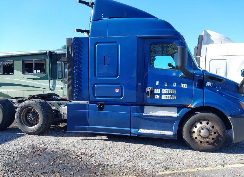 Photo 13 of 2019 Freightliner New CASCADIA 116 (VIN 1FUJHPDV2KLHS8508)