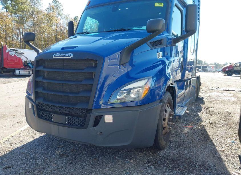 Photo 2 of 2019 Freightliner New CASCADIA 116 (VIN 1FUJHPDV2KLHS8508)