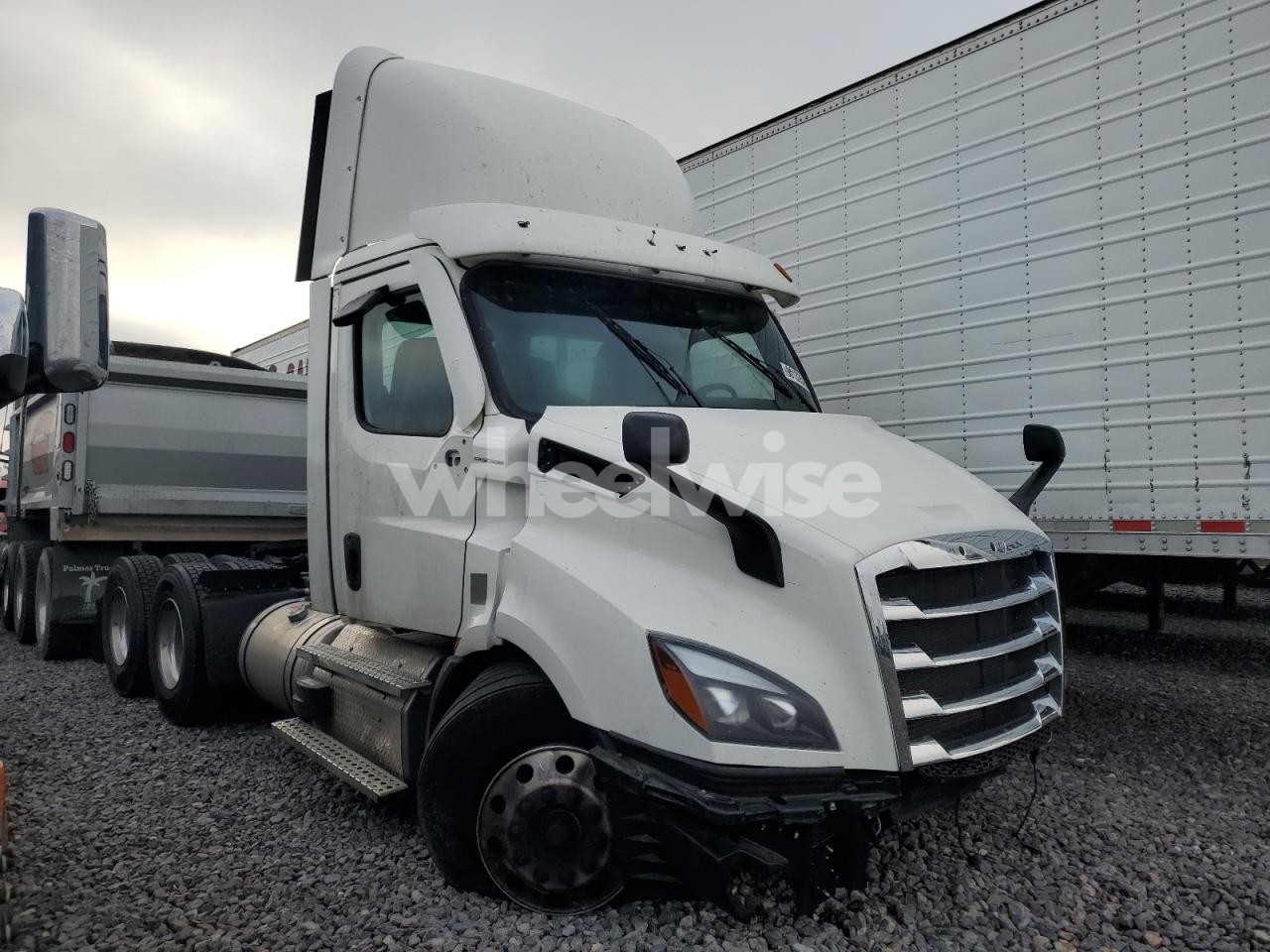 2026 FREIGHTLINER CASCADIA 116 SEMI TRUCK N/A (VIN 1FUJHTDV8TLWH6501) main photo